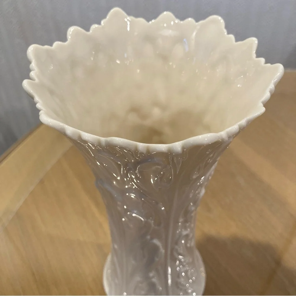 Vintage 80s Lenox Classic Off White Porcelain Woodland Leaf Pattern Vase/Pitcher
